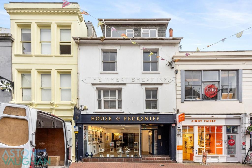 Bond Street 27 Flat A-010.jpg