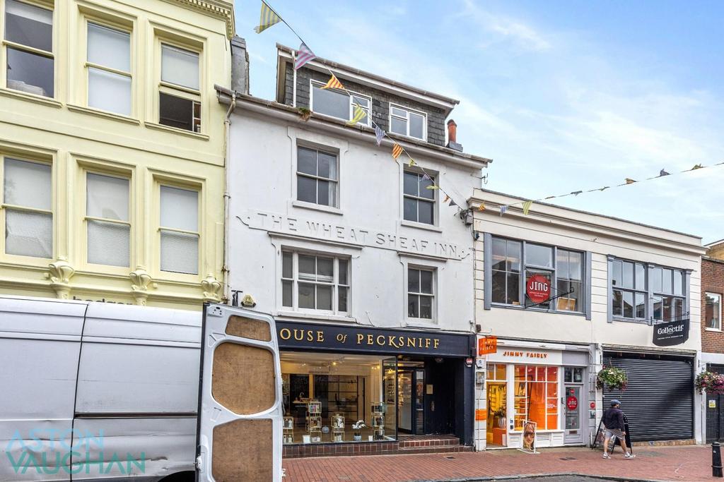 Bond Street 27 Flat B-010.jpg