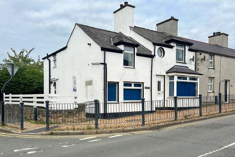 4 bedroom end of terrace house for sale, Bridge Street, Llangefni, Isle of Anglesey, LL77