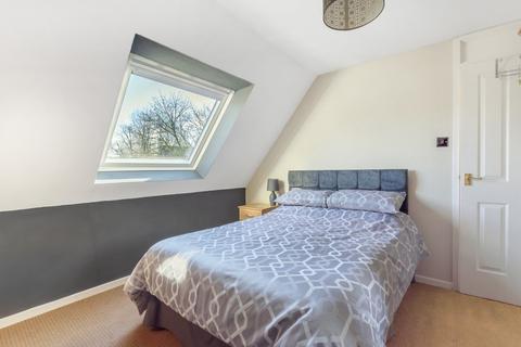9 Arnolds Way, Cirencester, GL7 1TA