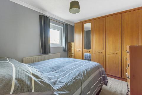 9 Arnolds Way, Cirencester, GL7 1TA
