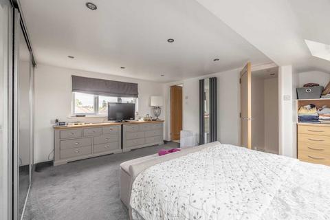 42 Heathway, Iver, SL0 0BZ