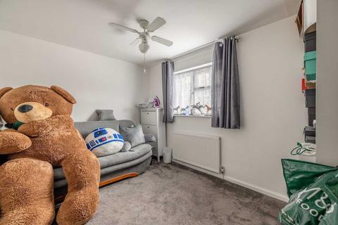 42 Heathway, Iver, SL0 0BZ