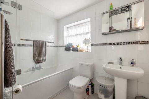 42 Heathway, Iver, SL0 0BZ