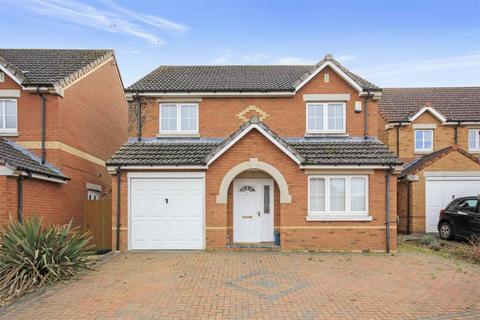 4 bedroom detached house for sale, Thornbridge Close, Rushden, NN10