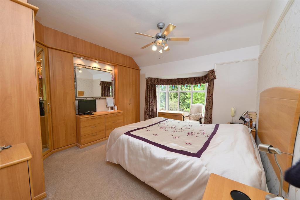 Bed1.1.JPG