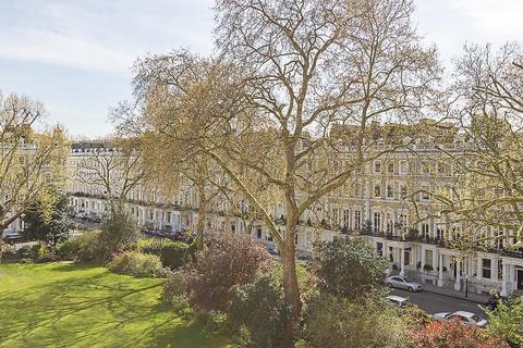 2 bedroom flat to rent, Onslow Gardens, South Kensington, London SW7.