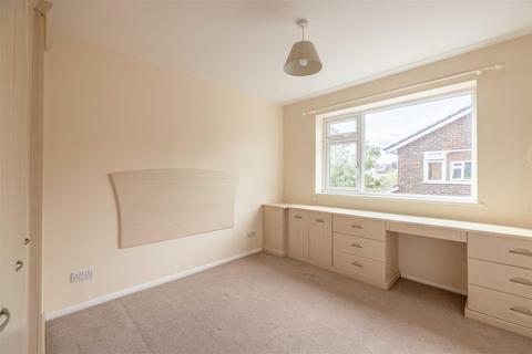 15b Addington Close, Windsor, SL4 4BP