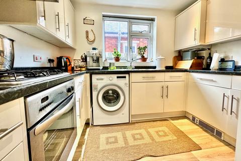 2 bedroom flat for sale, PRIESTS ROAD, SWANAGE