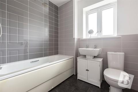 8 Oldmead Close, Romford, RM3 9FH