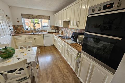 4 bedroom detached house for sale, Milner Fields, Wellow NG22