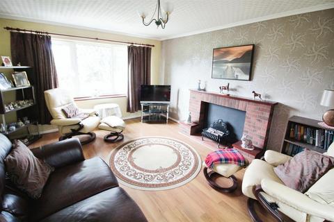 3 bedroom detached house for sale, Moor Avenue, Wakefield WF3