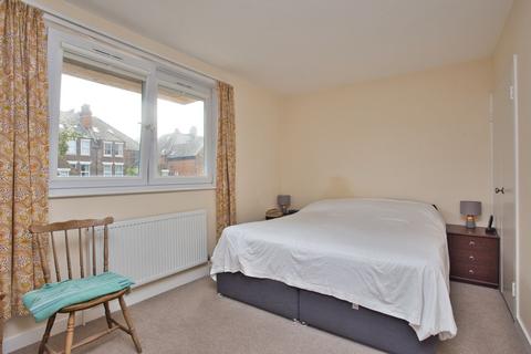 3 bedroom ground floor flat for sale, Grimston Gardens, Folkestone, CT20