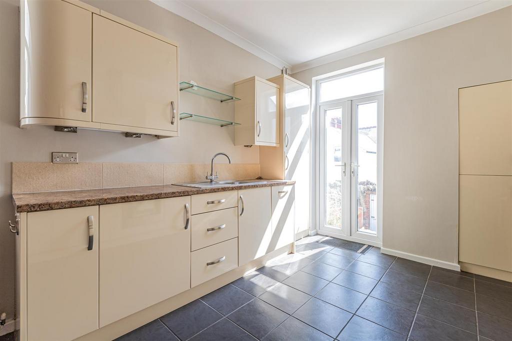 Kimberley Road 126-8.jpg