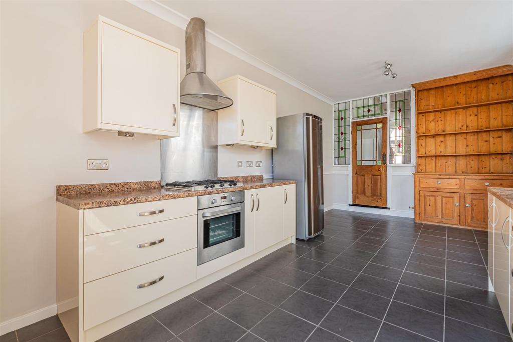 Kimberley Road 126-9.jpg