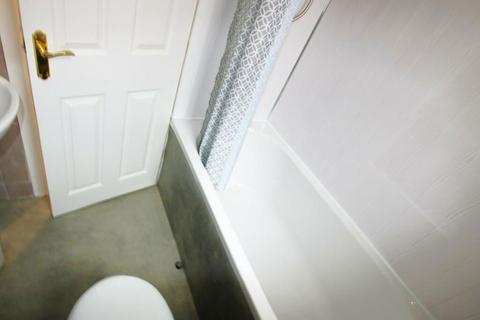 92 Redlam, Blackburn, BB2 1UW
