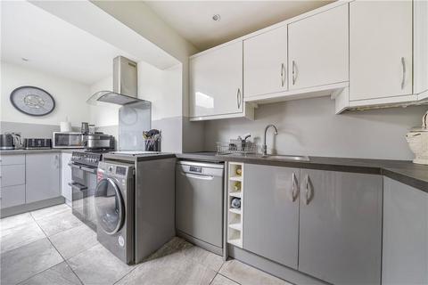 18 Lewis Road, Swanscombe, DA10 0JH