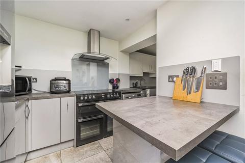 18 Lewis Road, Swanscombe, DA10 0JH