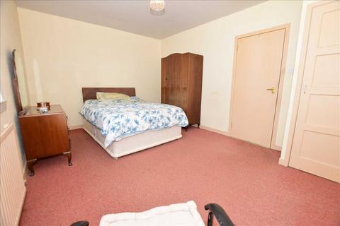 18 Braedale Crescent, Newmains, Wishaw, ML2 9AF
