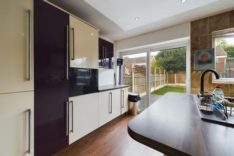 10 Dovey Close, Astley, Manchester, M29 7NP
