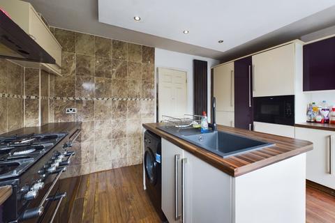 10 Dovey Close, Astley, Manchester, M29 7NP