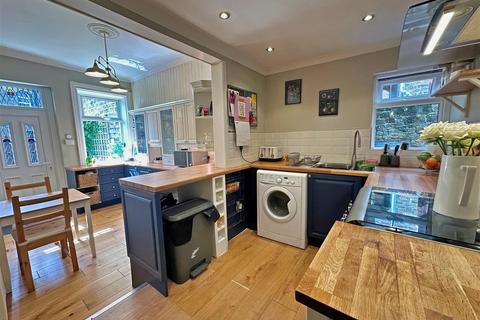 1 Crossfield, Holywell Green, Halifax, HX4 9ES