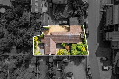 3 bedroom detached bungalow for sale, Belvoir Road, Cambridge, CB4