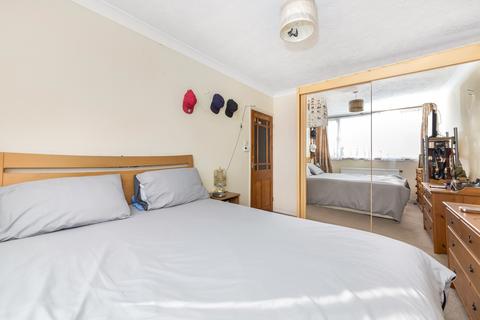 2 bedroom flat for sale, Baring Road, Lee, SE12