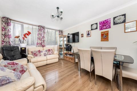 2 bedroom flat for sale, Baring Road, Lee, SE12