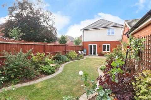 3 bedroom detached house for sale, Hensman Close, Rushden NN10