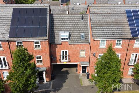 2 bedroom coach house for sale, Brompton Road, Hamilton, Leicester LE5