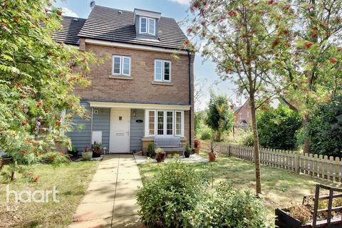 4 bedroom end of terrace house for sale, Chamberlain Fields, Littleport