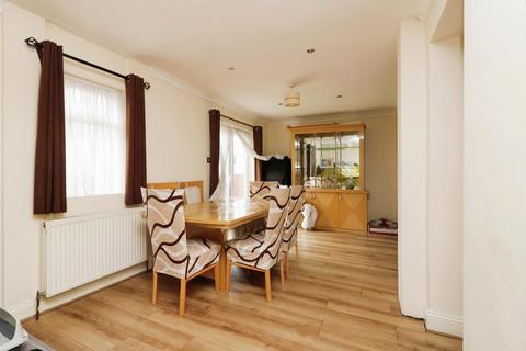 13 Ascot Gardens, Southall, UB1 2RZ