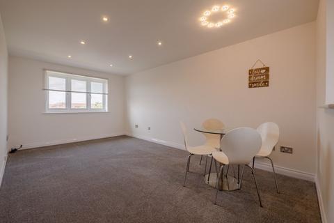 1 bedroom flat for sale, Lesney Gardens, Rochford SS4