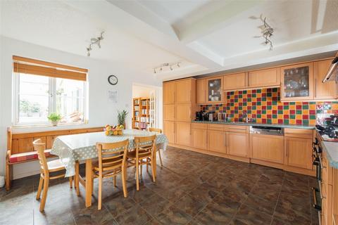 4 bedroom detached house for sale, Highover Way, Hitchin