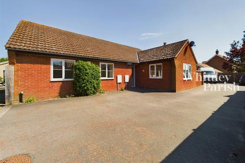 3 bedroom detached bungalow for sale, Denmark Street, Diss, IP22 4BE