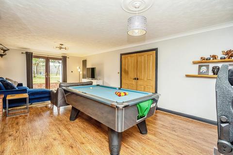 4 bedroom detached house for sale, Llanidloes Road, Newtown SY16