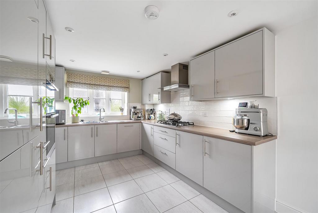 Kitchen Dining room