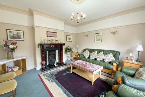 7 Bulwick Avenue, Grimsby, DN33 3BH