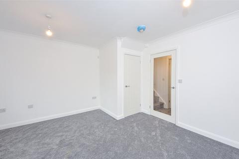 3 bedroom terraced house for sale, Cysgod Y Castell, Llandudno Junction, Conwy, LL31