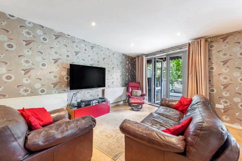 2 bedroom flat for sale, Highbury Grove, London, N5