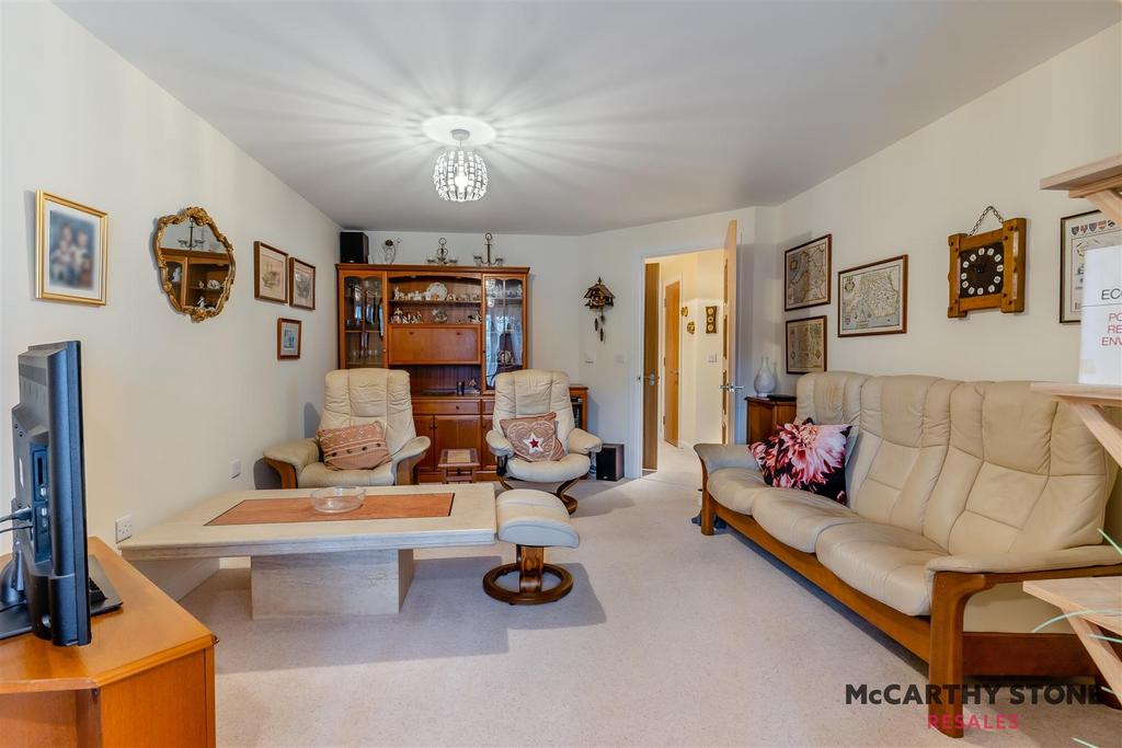 8616531-interior06.JPG