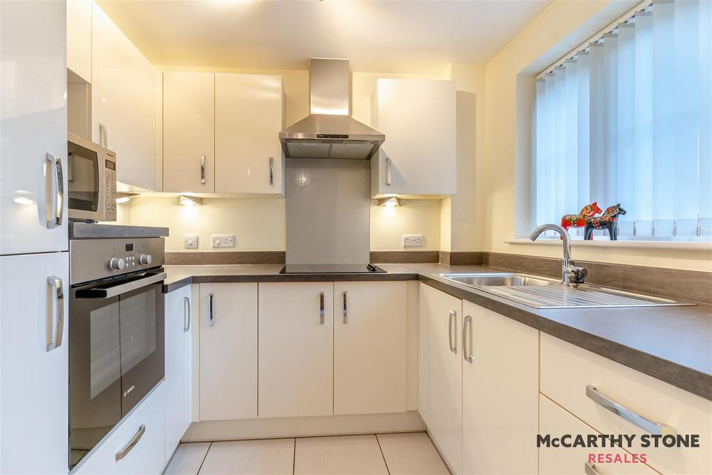 8616531-interior07.JPG