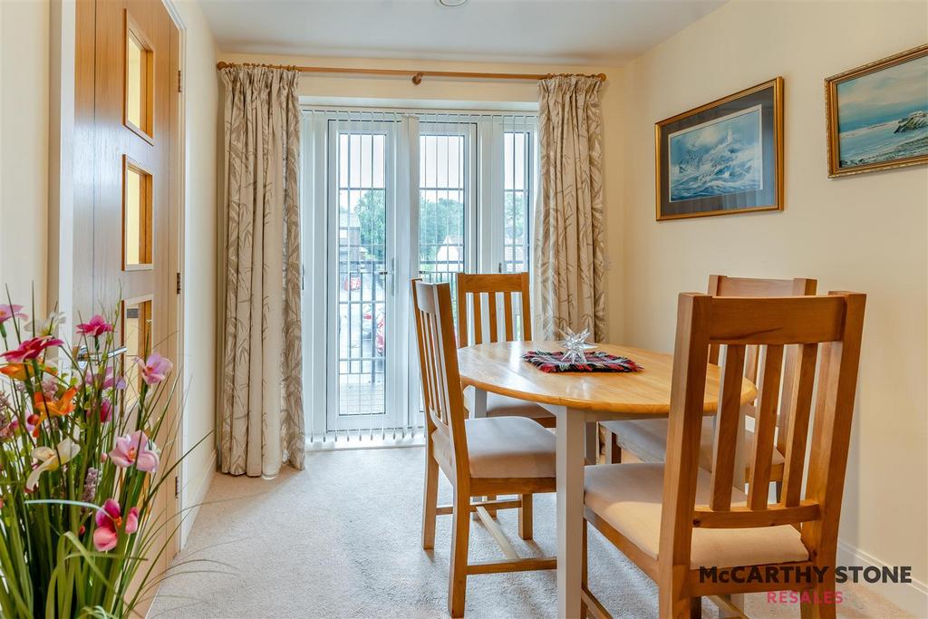 8616531-interior04.JPG