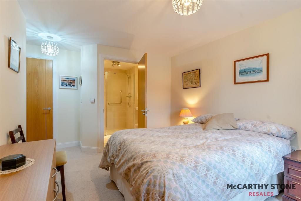 8616531-interior14.JPG