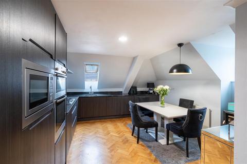 2 bedroom apartment for sale, Oakwood Grove, Leeds LS8