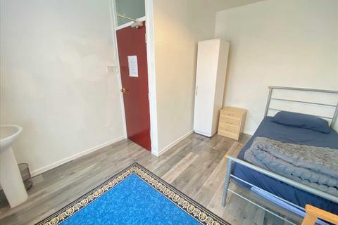 1 bedroom in a house share to rent, Keats Way, Greenford, Greenford