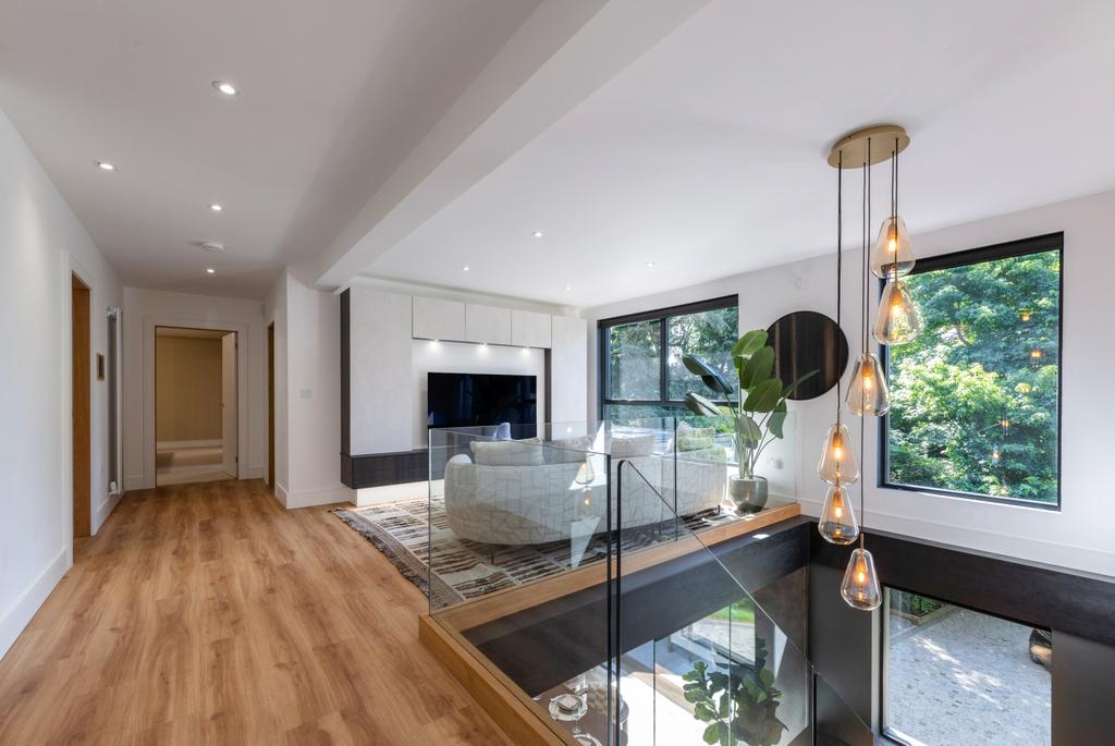 Landing Tv Area