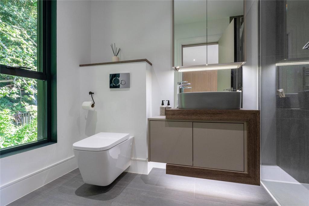 En Suite Shower