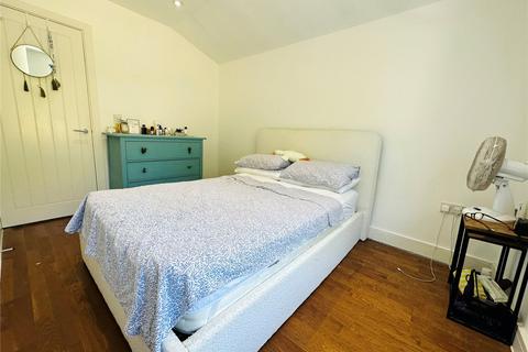 263d Brownhill Road, Catford, London, SE6 1AE